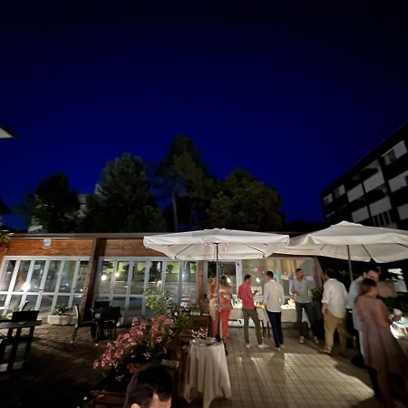 Hotel Ai Pini Градо Экстерьер фото