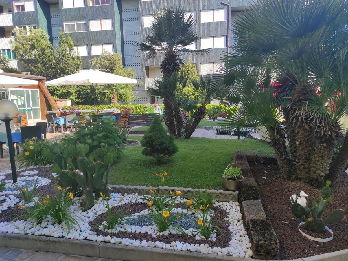 Hotel Ai Pini Градо Экстерьер фото