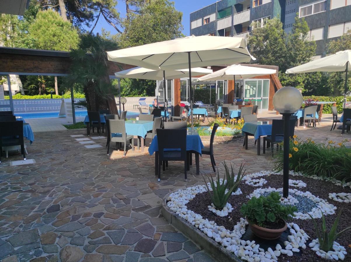 Hotel Ai Pini Градо Экстерьер фото