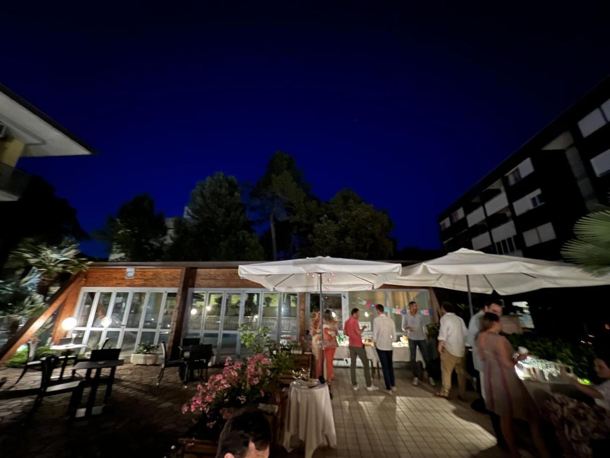 Hotel Ai Pini Градо Экстерьер фото