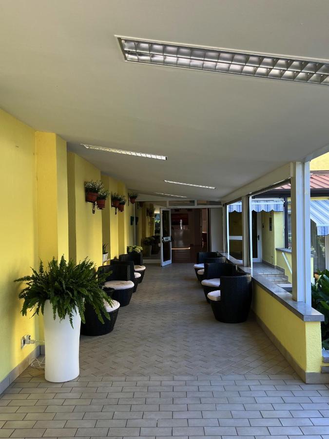 Hotel Ai Pini Градо Экстерьер фото
