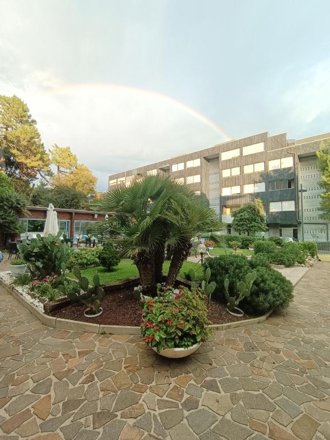 Hotel Ai Pini Градо Экстерьер фото