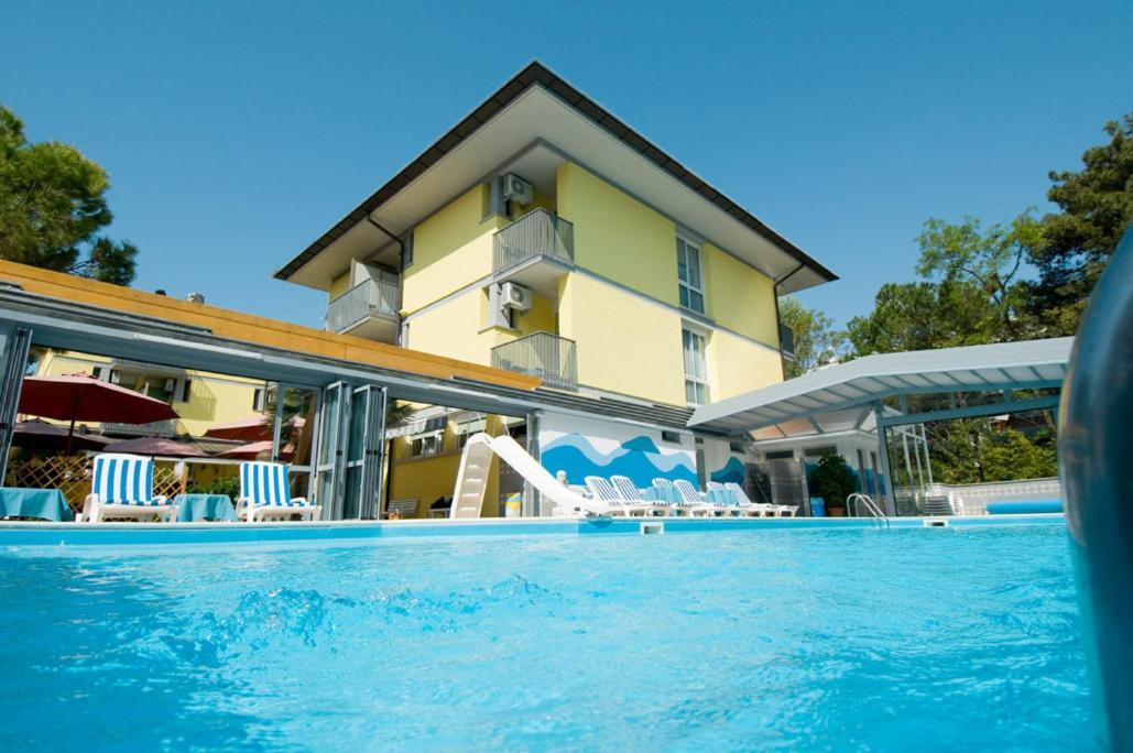 Hotel Ai Pini Градо Экстерьер фото