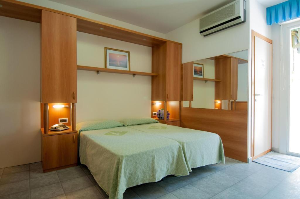 Hotel Ai Pini Градо Номер фото