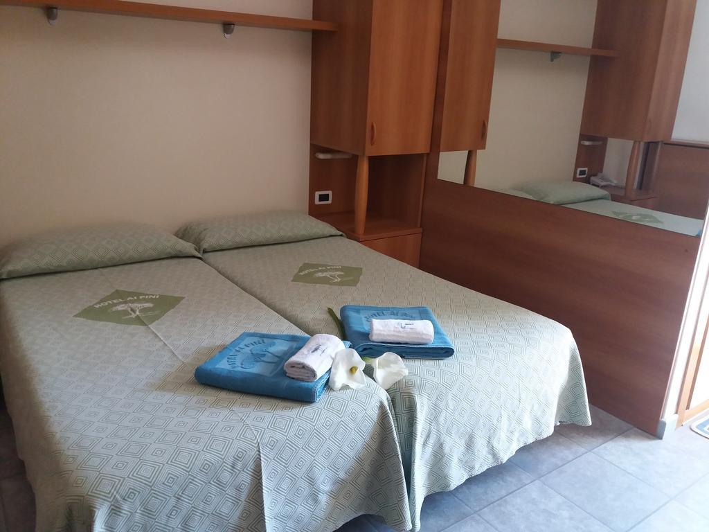Hotel Ai Pini Градо Экстерьер фото