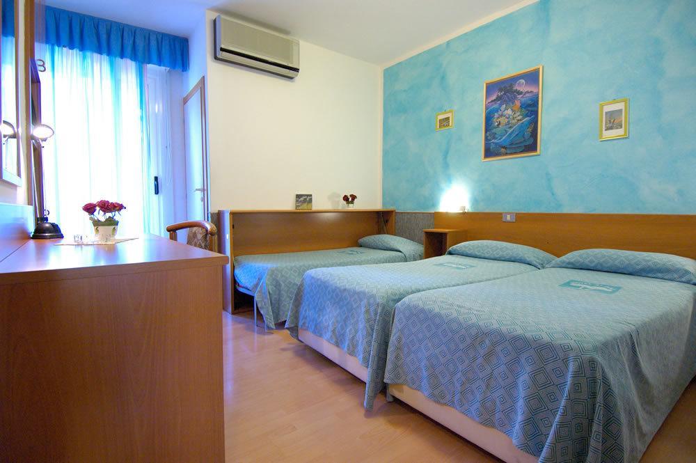 Hotel Ai Pini Градо Экстерьер фото